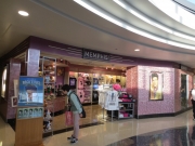 メンフィス空港✈　エルヴィスショップでまず買い物！